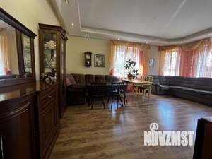 Дом 203м², 2-этажный, участок 5 сот.  