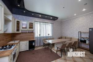 Дом 240м², 2-этажный, участок 10 сот.  