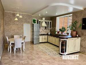 Дом 250м², 2-этажный, участок 6 сот.  