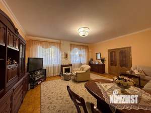 Дом 281м², 2-этажный, участок 8 сот.  