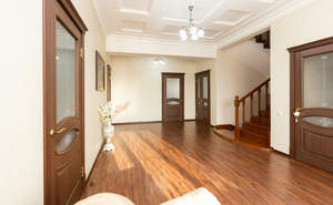 Дом 244м&sup2;, 2-этажный, участок 10 сот.  