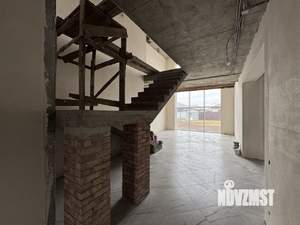 Дом 347м&sup2;, 2-этажный, участок 9 сот.  