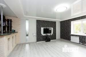 Дом 180м&sup2;, 2-этажный, участок 8 сот.  