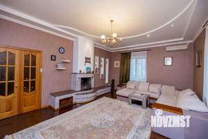 Дом 327м², 2-этажный, участок 9 сот.  