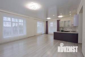 Таунхаус 200м², 2-этажный, участок 5 сот.  