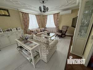 Дом 206м², 3-этажный, участок 3 сот.  