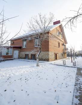 Дом 244м&sup2;, 2-этажный, участок 10 сот.  