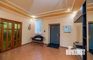Дом 272м², 2-этажный, участок 10 сот.  