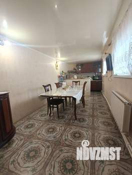 Дом 270м², 2-этажный, участок 10 сот.  