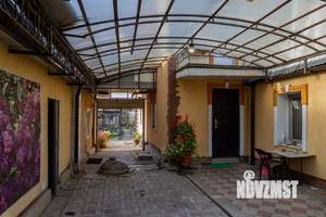 Дом 270м², 3-этажный, участок 6 сот.  