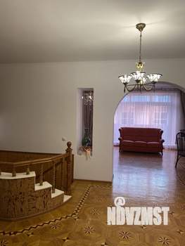 Коттедж 214м², 2-этажный, участок 6 сот.  