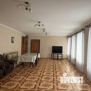 Дом 215м&sup2;, 2-этажный, участок 13 сот.  