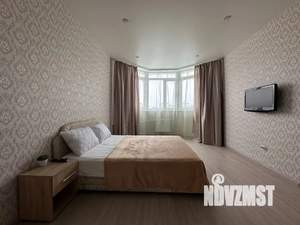 1-к квартира, посуточно, 37м2, 13/17 этаж