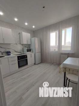 1-к квартира, посуточно, 40м2, 2/18 этаж