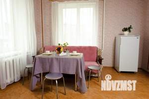 1-к квартира, посуточно, 50м2, 1/1 этаж