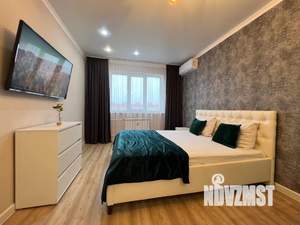 1-к квартира, посуточно, 43м2, 10/17 этаж