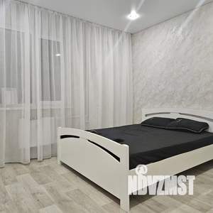 1-к квартира, посуточно, 38м2, 10/18 этаж