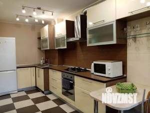 2-к квартира, посуточно, 64м2, 1/1 этаж