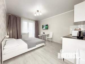 Студия квартира, посуточно, 28м2, 3/17 этаж