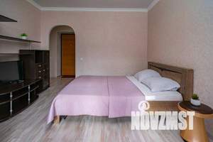 1-к квартира, посуточно, 42м2, 10/12 этаж