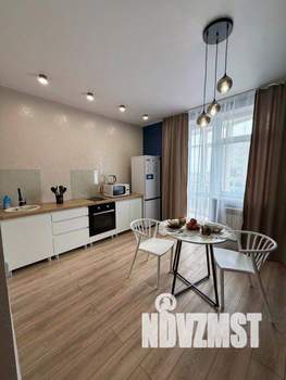 1-к квартира, посуточно, 43м2, 1/1 этаж