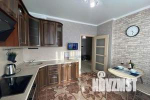 1-к квартира, посуточно, 42м2, 10/17 этаж