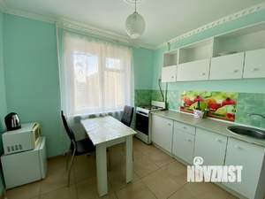 1-к квартира, посуточно, 33м2, 6/9 этаж