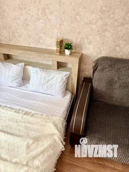 1-к квартира, посуточно, 38м2, 3/18 этаж