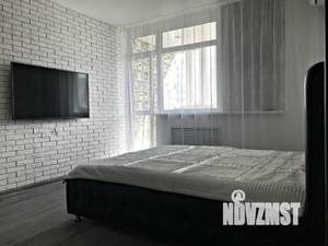 1-к квартира, посуточно, 40м2, 4/10 этаж