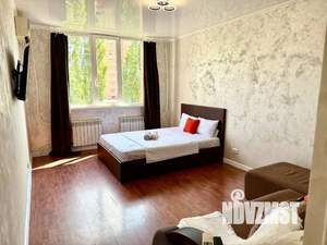 1-к квартира, посуточно, 37м2, 4/10 этаж