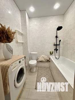 Студия квартира, посуточно, 40м2, 3/17 этаж