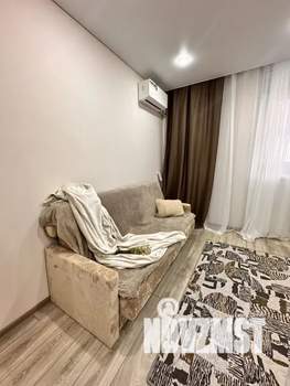 Студия квартира, посуточно, 40м2, 3/17 этаж