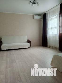 2-к квартира, посуточно, 65м2, 8/17 этаж