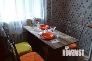 2-к квартира, посуточно, 60м2, 1/1 этаж