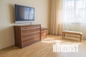 1-к квартира, посуточно, 64м2, 5/8 этаж