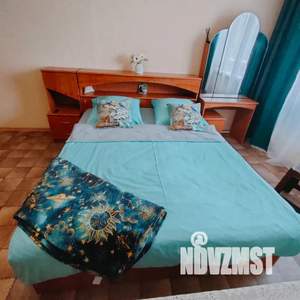 2-к квартира, посуточно, 47м2, 3/5 этаж