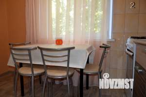 1-к квартира, посуточно, 38м2, 3/9 этаж