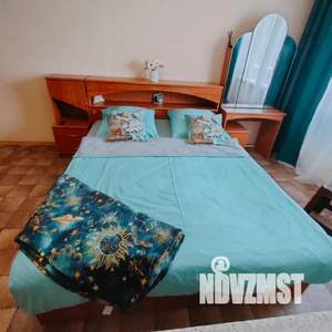 2-к квартира, посуточно, 47м2, 3/5 этаж