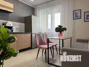 1-к квартира, посуточно, 36м2, 7/17 этаж