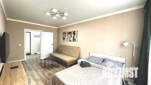 1-к квартира, посуточно, 42м2, 1/25 этаж