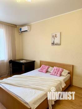 1-к квартира, посуточно, 44м2, 2/15 этаж