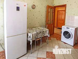 1-к квартира, посуточно, 42м2, 3/10 этаж