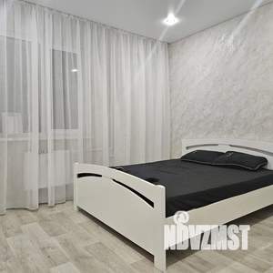 1-к квартира, посуточно, 38м2, 10/18 этаж