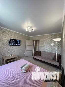 1-к квартира, посуточно, 40м2, 3/17 этаж
