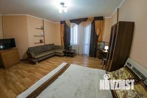 1-к квартира, посуточно, 60м2, 1/1 этаж