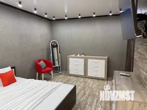 1-к квартира, посуточно, 38м2, 1/19 этаж