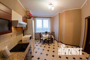 1-к квартира, посуточно, 60м2, 12/15 этаж
