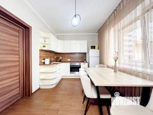 1-к квартира, посуточно, 50м2, 1/10 этаж