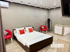 Студия квартира, посуточно, 36м2, 1/17 этаж