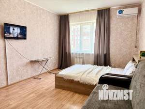 1-к квартира, посуточно, 37м2, 3/18 этаж